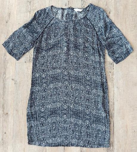 Sivé vzorované šaty, s