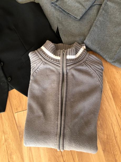 Pánsky oblek a sveter k tomu, 52