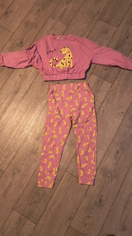 Komplet mikina a teplaky, sinsay,122