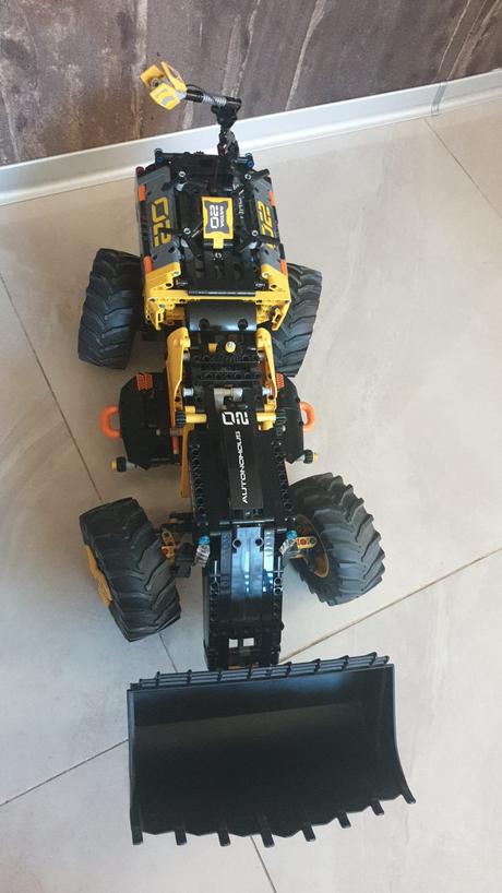 Lego technic 42081 volvo  kolesový nakladač, 