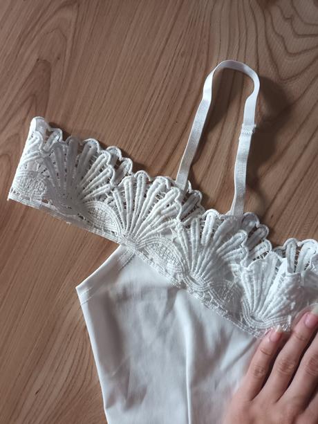 Nádherné biele  body, s