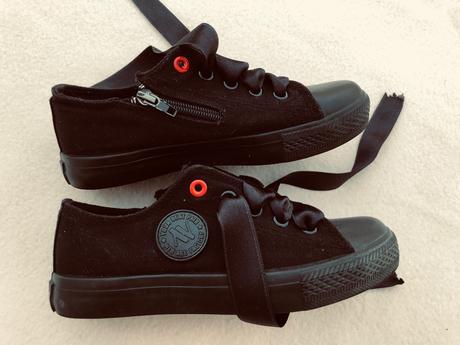 Plátené tenisky, 32