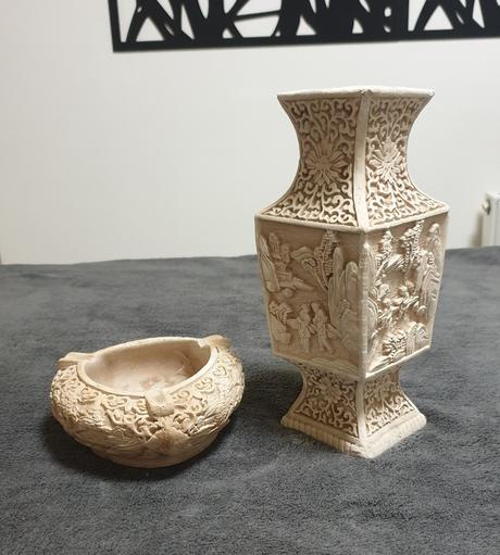 Stará váza s popolníkom,