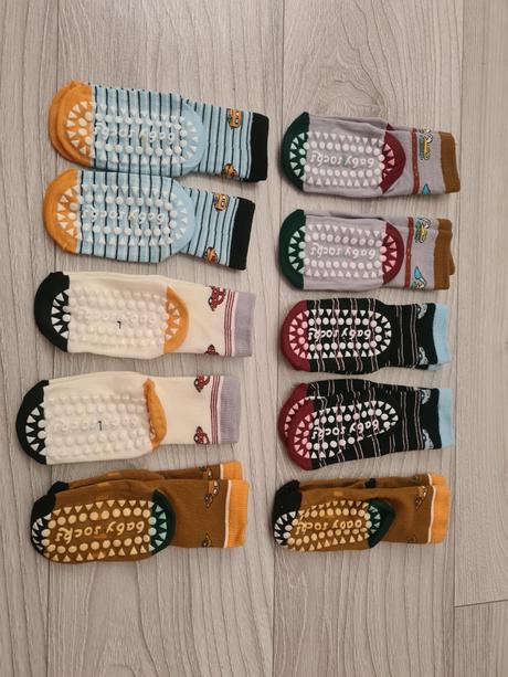 Protišmykové ponožky, 22