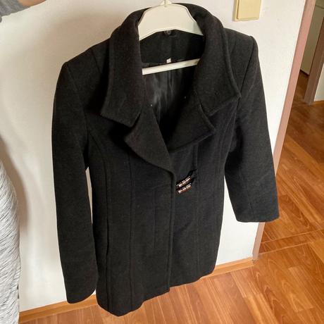 Čierny kabát na zapínanie, m