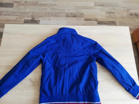 Prechodná bunda do školy, 152