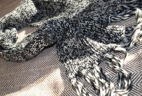 Dlhý teplý šál so strapcami, xl