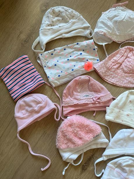 Čiapky a klobúčiky, 62