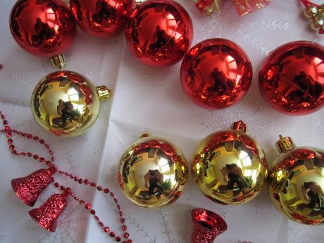 Vianočné ozdoby--cena spolu, 