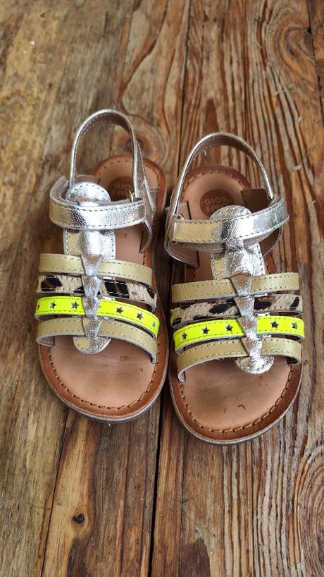 Kožené sandále, 29