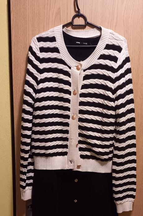 Krásny teplý sveter vel.l/xl so zlatou niťou, sinsay,l