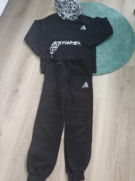 Tepláková súprava, 152