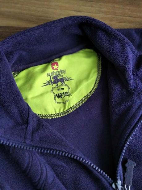 Mikina, authority,140