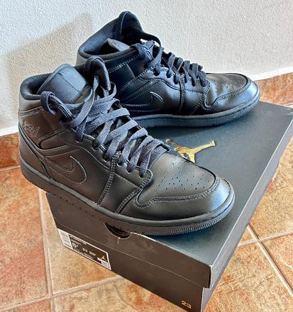 Nike air jordan 1 mid triple black veľ. 42, air jordan,42