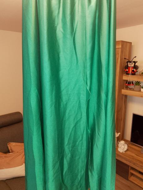 Saténová sukňa, m