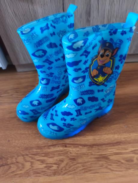 Svietiace gumáky 30, sinsay,30