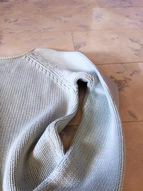 Kvalitný bavlnený pulovrik m/l, l