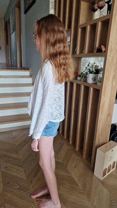 Sveter a čipkou, lindex,140