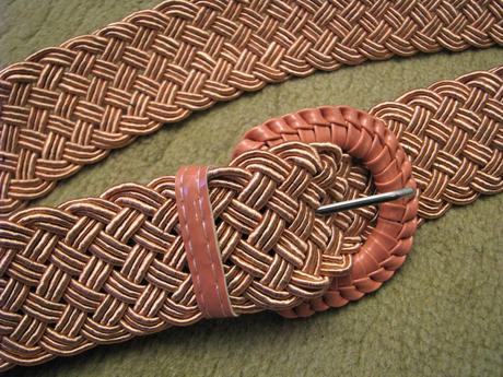 Ružový prepletaný opasok, 