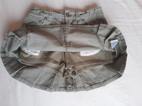 Sukna z kratasmi, old navy,122