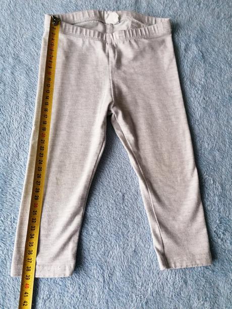 Dvoje legíny, reserved,80