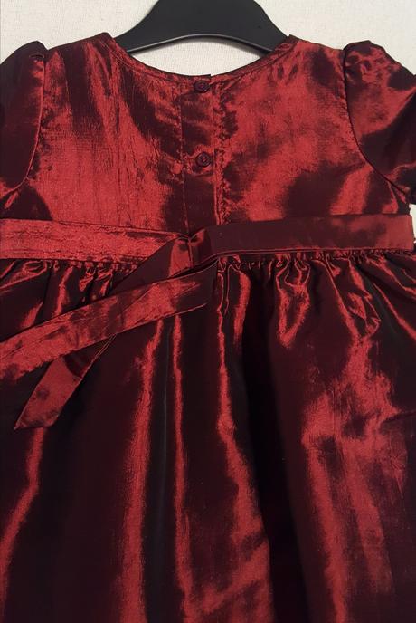 Slávnostné šaty, 92