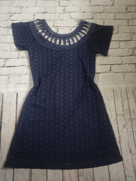 Krajkovane podšité šaty, s