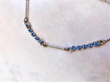 Jemný tenký náramok, 