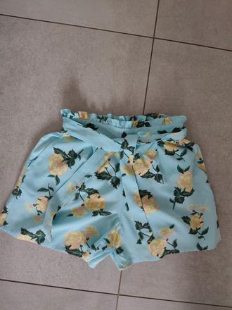 Dievčenské šortky, 152