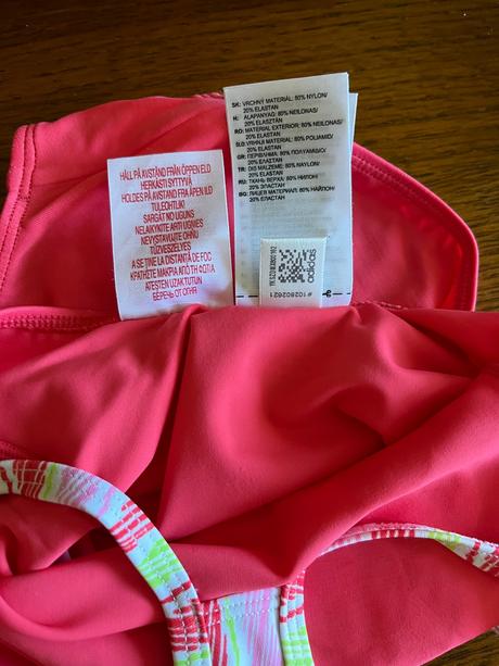 Žiarivé plavky adidas s milými detailmi, adidas,116