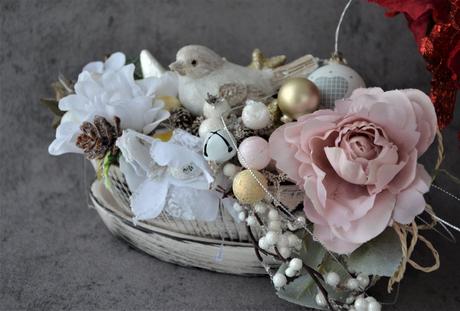 Jemný vianočný aranž s vtáčikom,