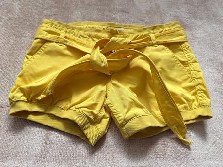 Bershka žlté dámske šortky, bershka,s