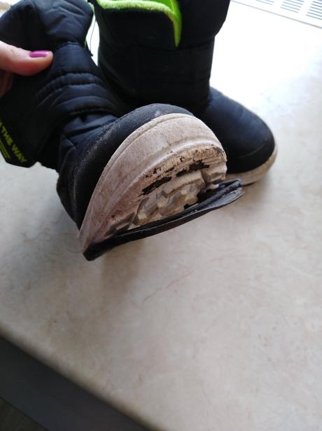 Cizmy pre detičky, 30