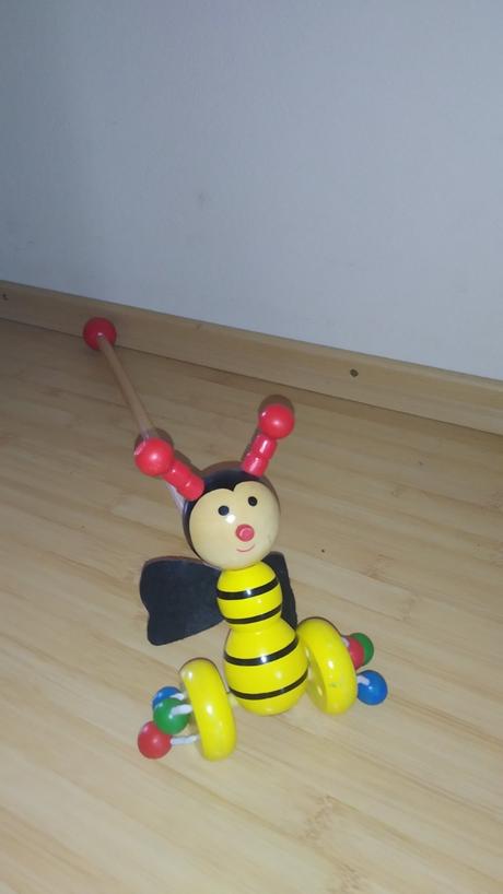 Vodiaca  drevená hračka, 