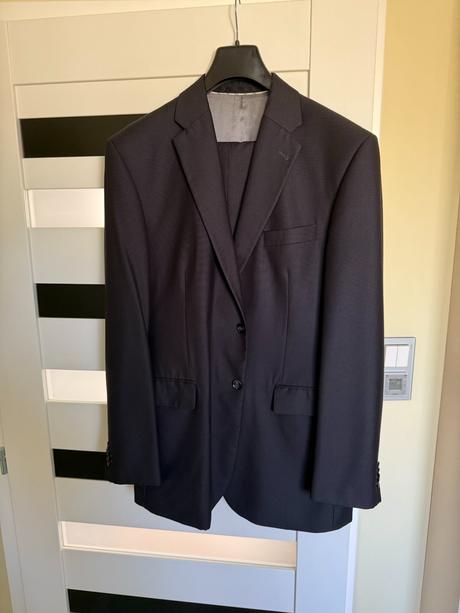 Oblek cierny velkost 56-58 (1x obleceny), 56