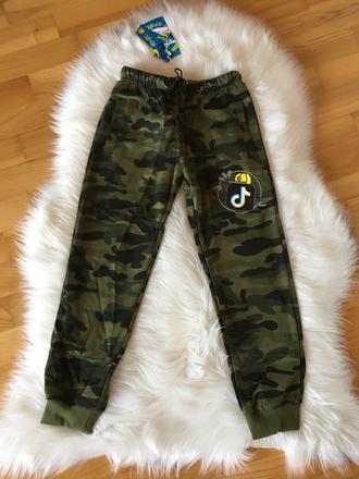 Chlapčenské maskáčové tepláky., kugo,98 / 110