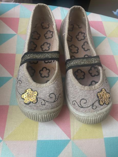 Dievcenske topanky, c&a,27