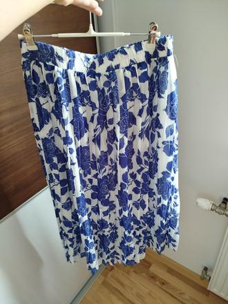 Midi sukňa, 40