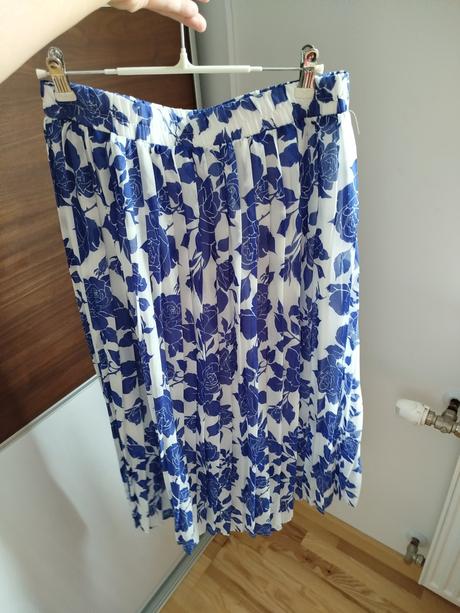 Midi sukňa, 40