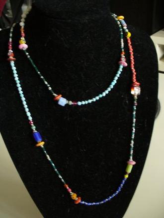 Farebný náhrdelnik,