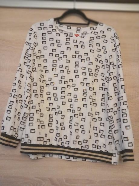 Elegantná bluzka, 44