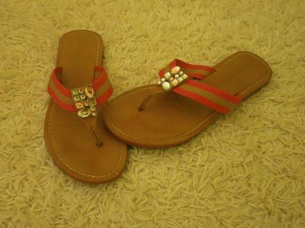 Béžovo-cyklámenové šľapky, 38