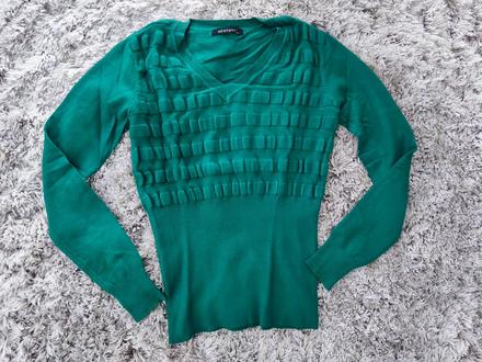 Zelený pulóvrik. s/36, s