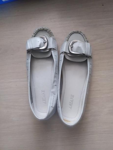 42 a biele 2 x obute  kozene, 37