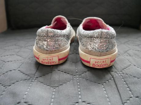 Trblietave strieborne pevnejšie platenky miniboden, 25