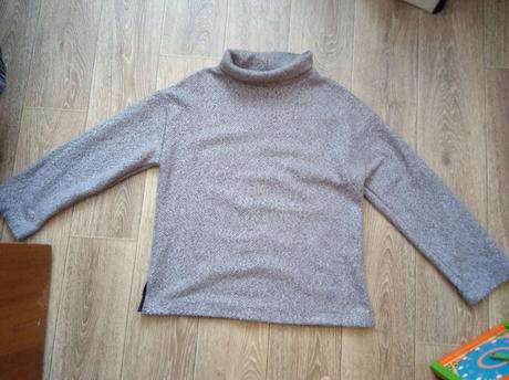 Šedý pulover l s nadychom do strieborna teply top, l