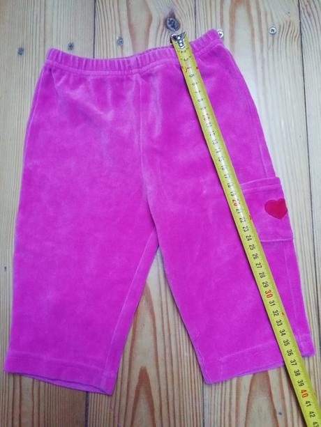 Tepláky so srdiečkom, 74