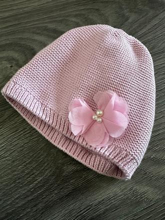 Krasna ciapka s kvetom, 54