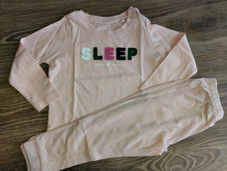 Pyžamko 86/92, lupilu,86