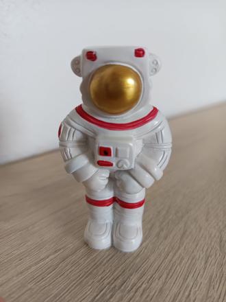 Astronaut, 